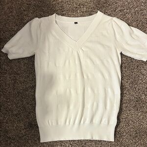 Amazon Women's V-Neck Sweater - Cream